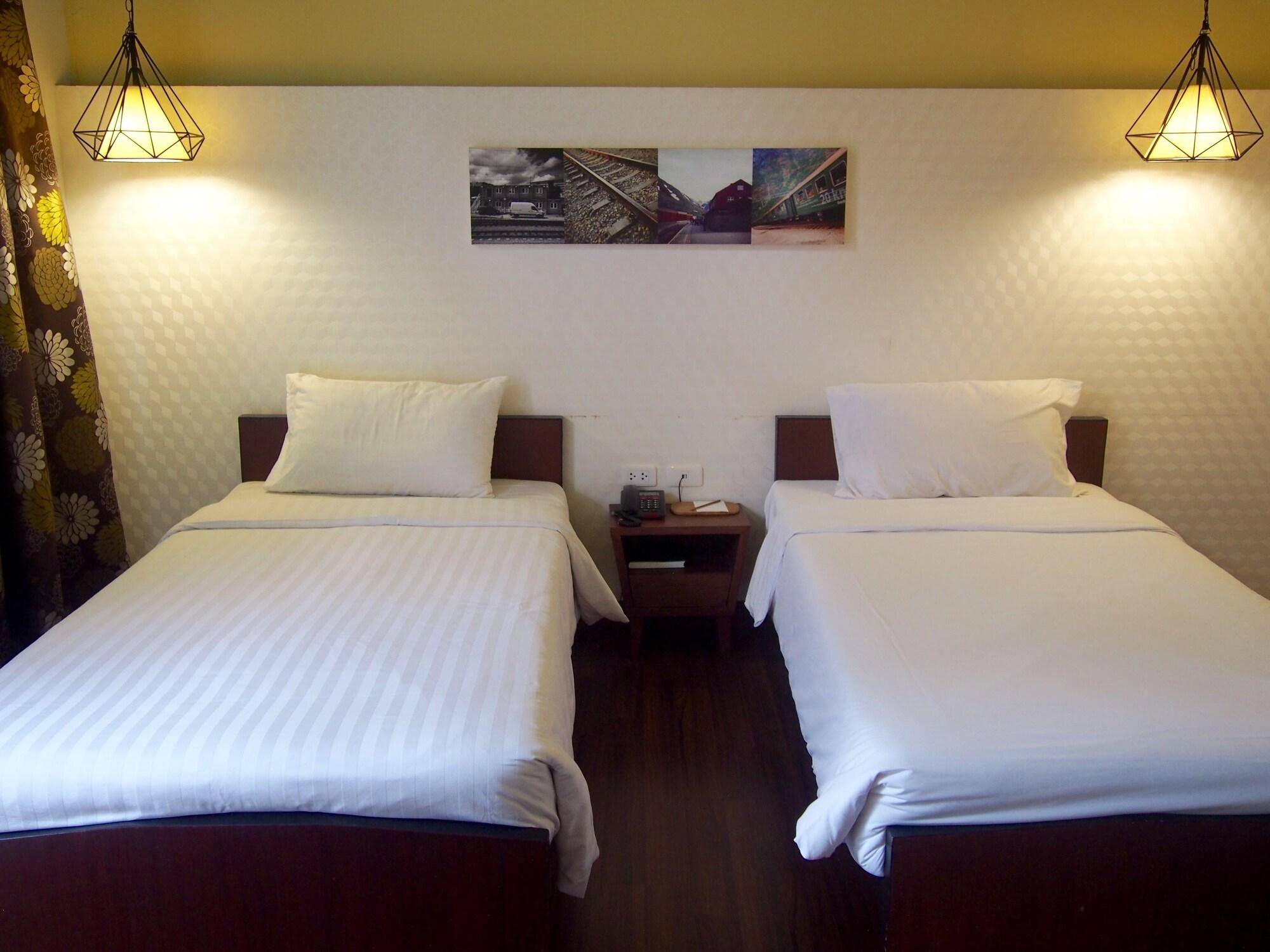 Retroasis Hotel Bangkok Exterior photo