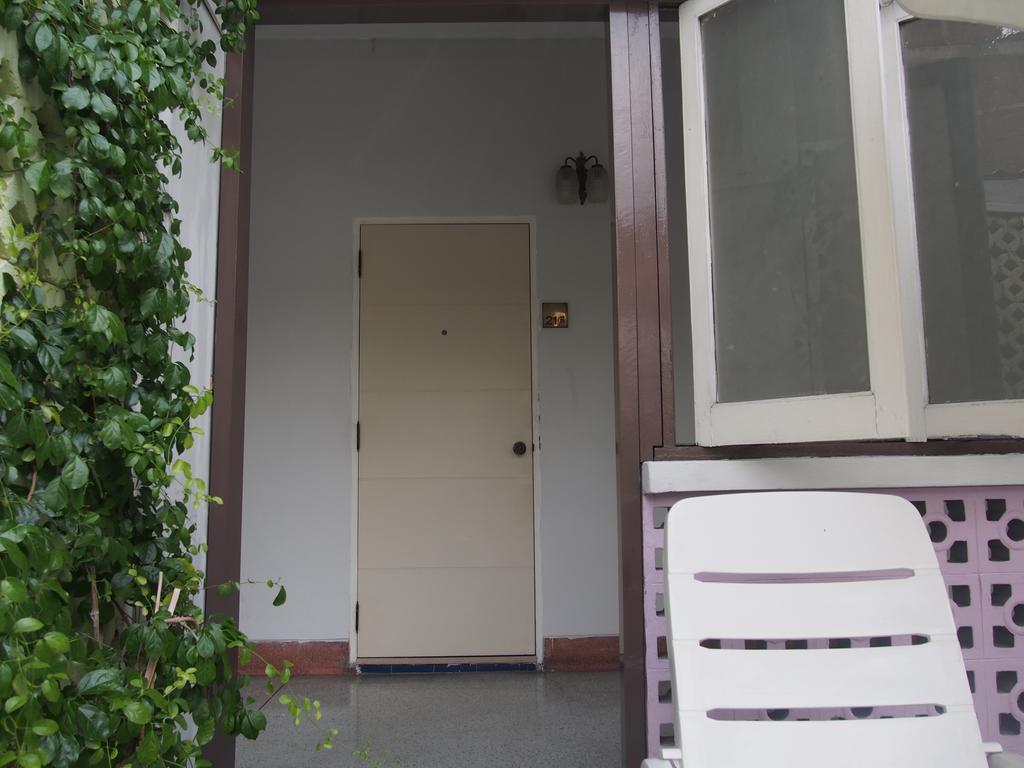 Retroasis Hotel Bangkok Exterior photo