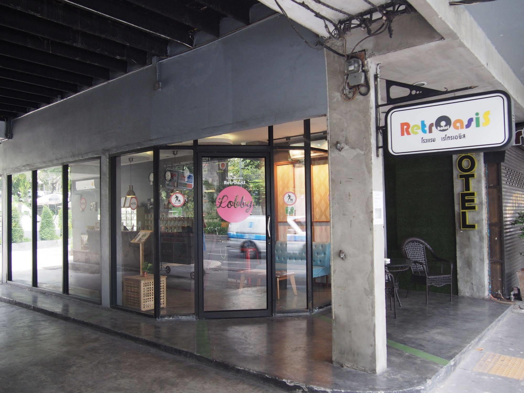 Retroasis Hotel Bangkok Exterior photo