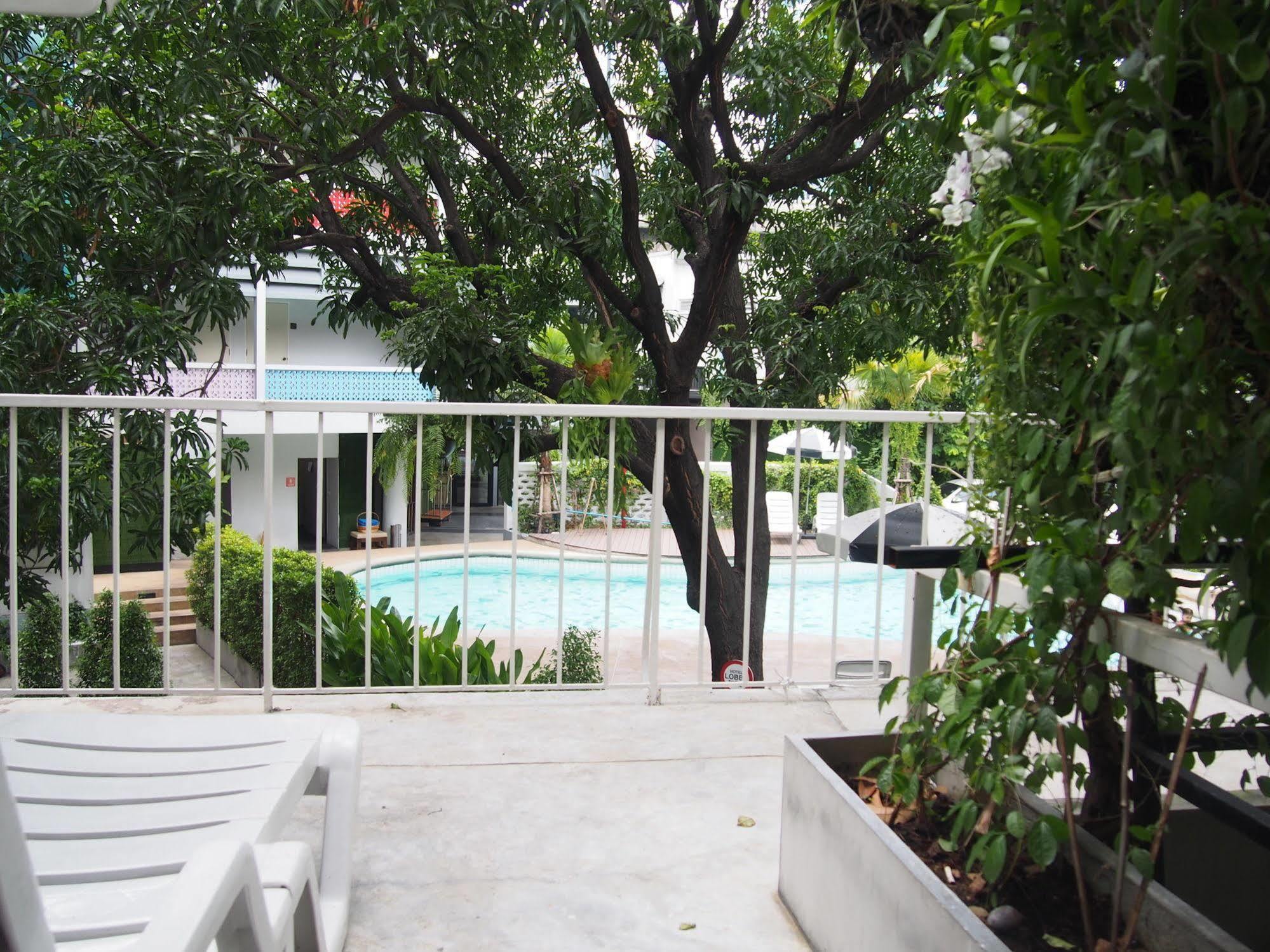 Retroasis Hotel Bangkok Exterior photo