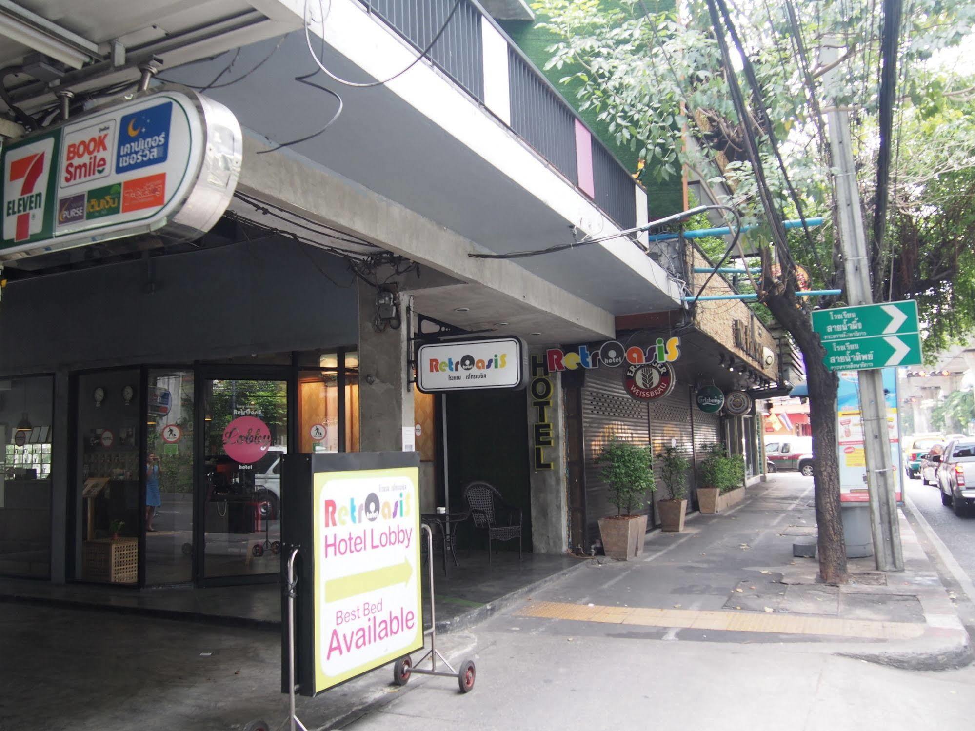 Retroasis Hotel Bangkok Exterior photo